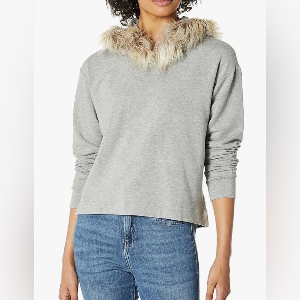 Lightweight Faux Fur Hooded Pullover Sweater(NWOT)